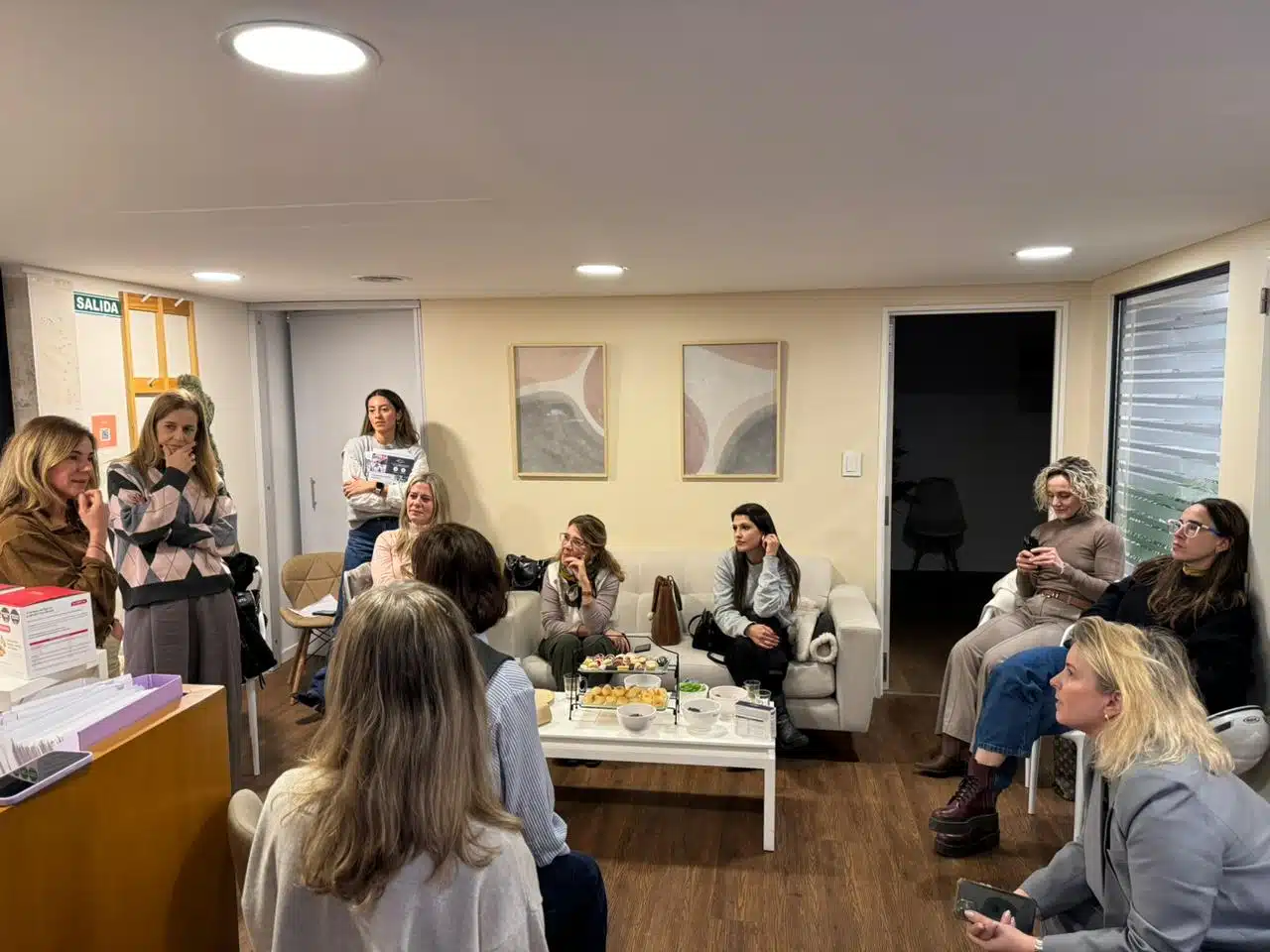 Profesionales de distintas disciplinas compartiendo el encuentro Sens Members